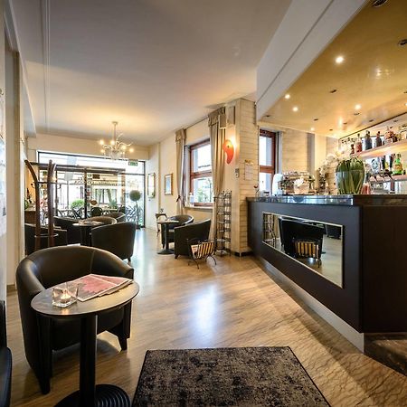 Hotel Corona ตีราโน ภายนอก รูปภาพ