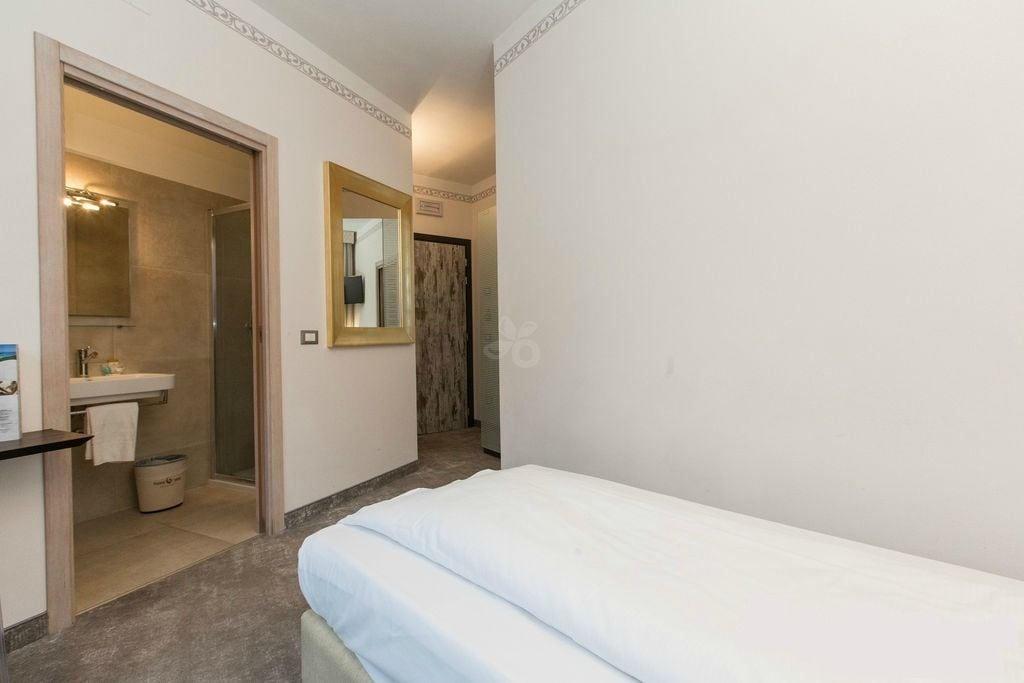 Hotel Corona ตีราโน ภายนอก รูปภาพ