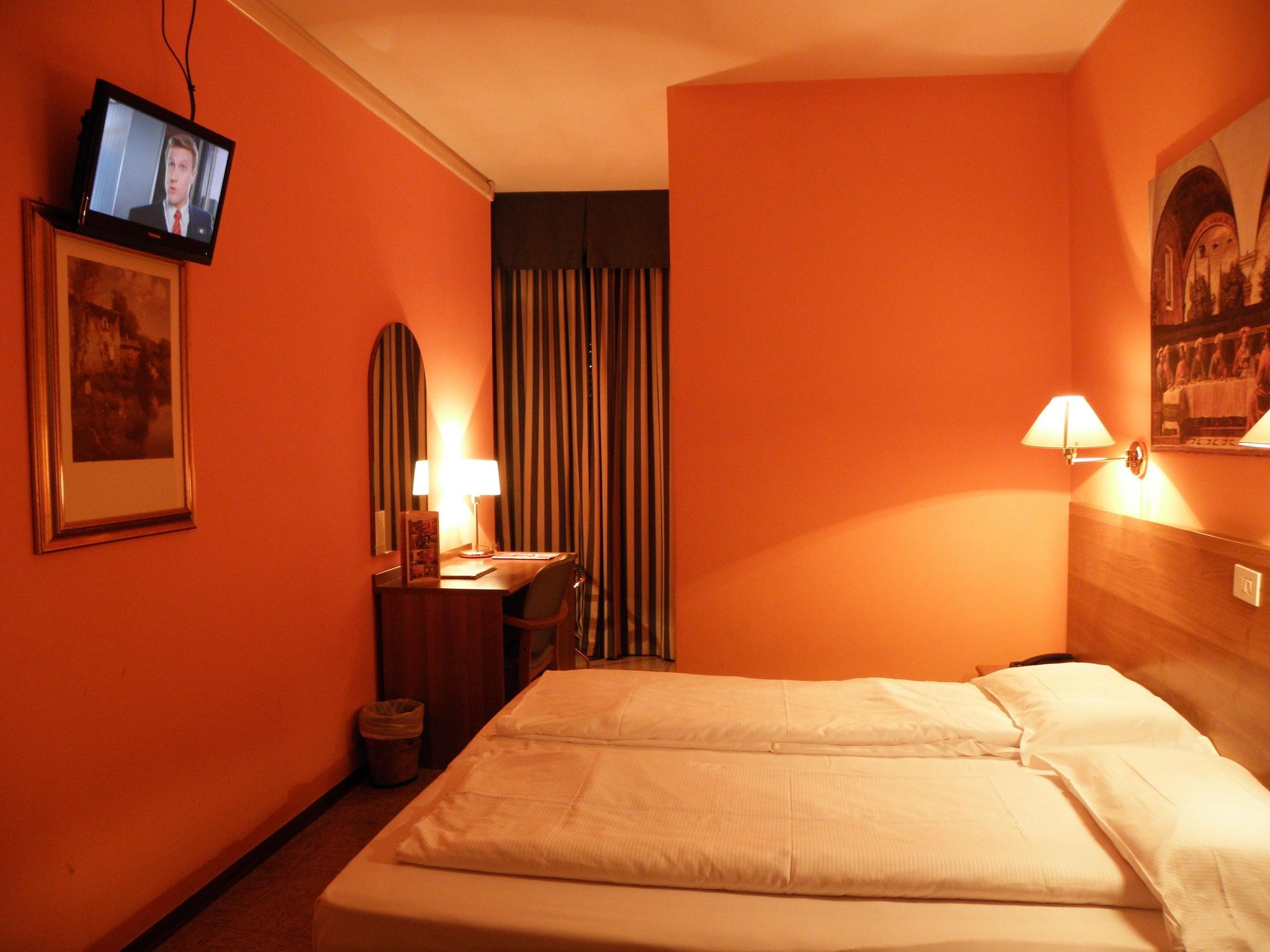 Hotel Corona ตีราโน ภายนอก รูปภาพ