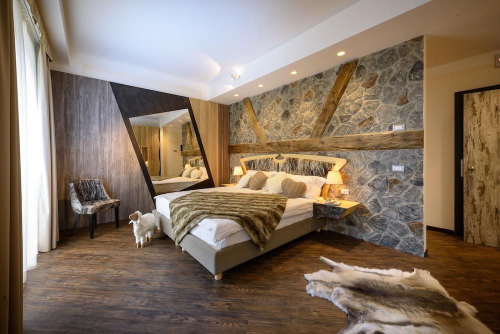 Hotel Corona ตีราโน ภายนอก รูปภาพ