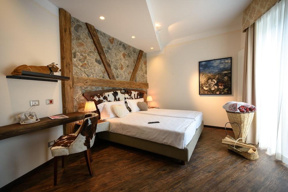 Hotel Corona ตีราโน ภายนอก รูปภาพ