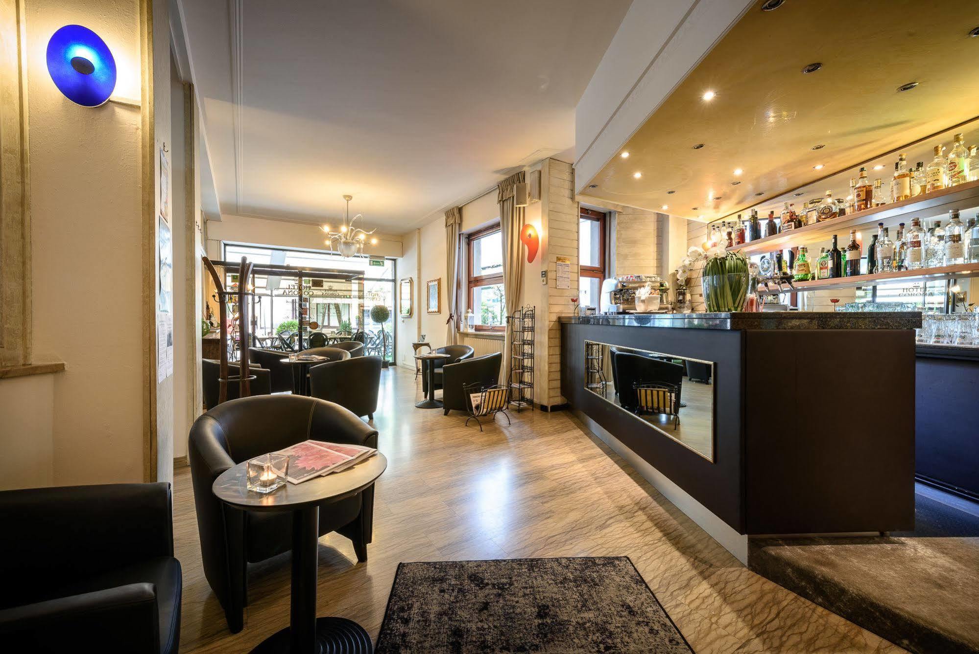 Hotel Corona ตีราโน ภายนอก รูปภาพ